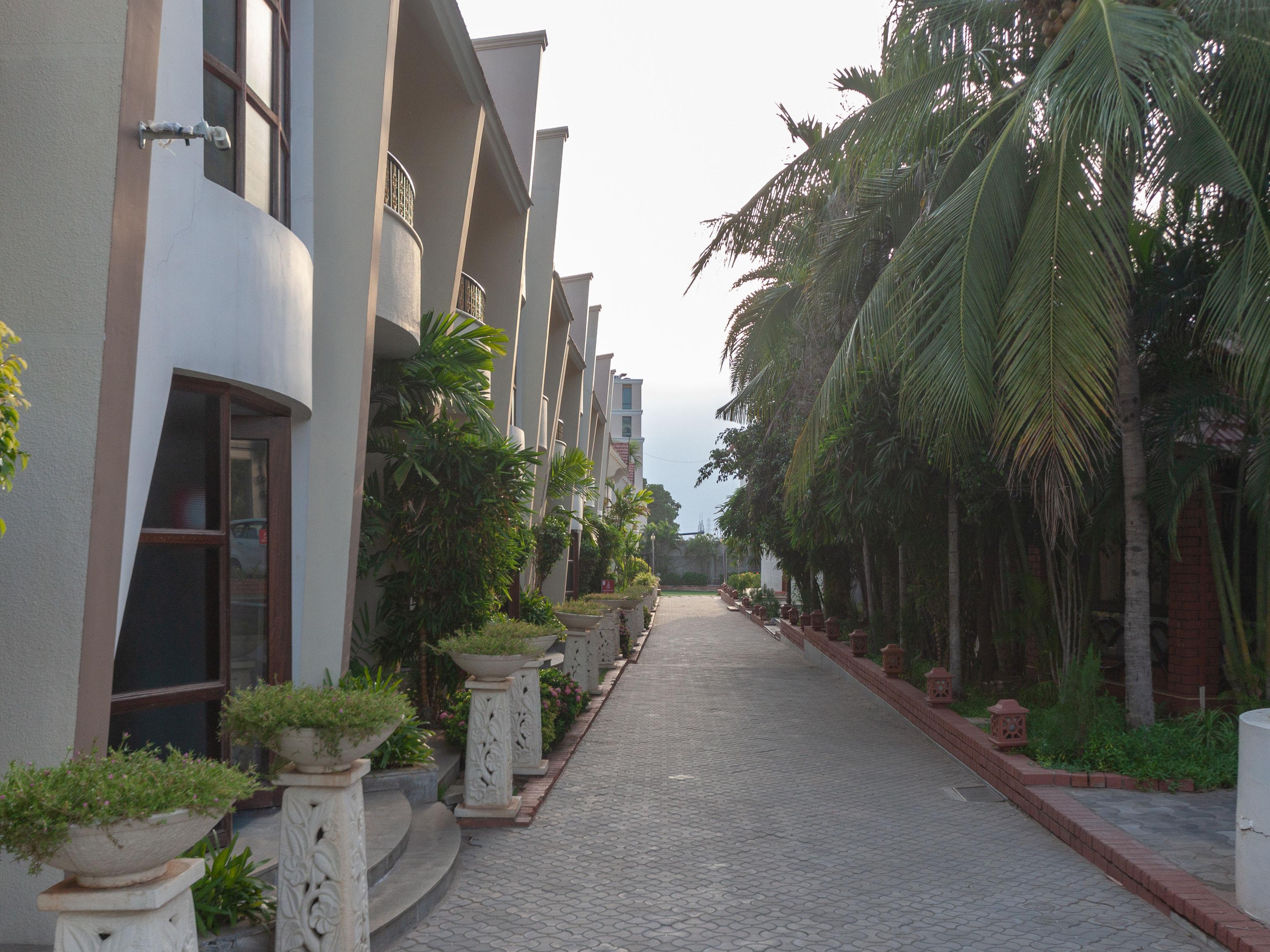 Capital O 6229 Ilara Hotels And Resorts Siruseri Extérieur photo